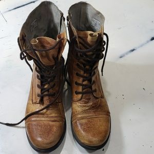 Steve Madden mens boots size 10.5. Light brown